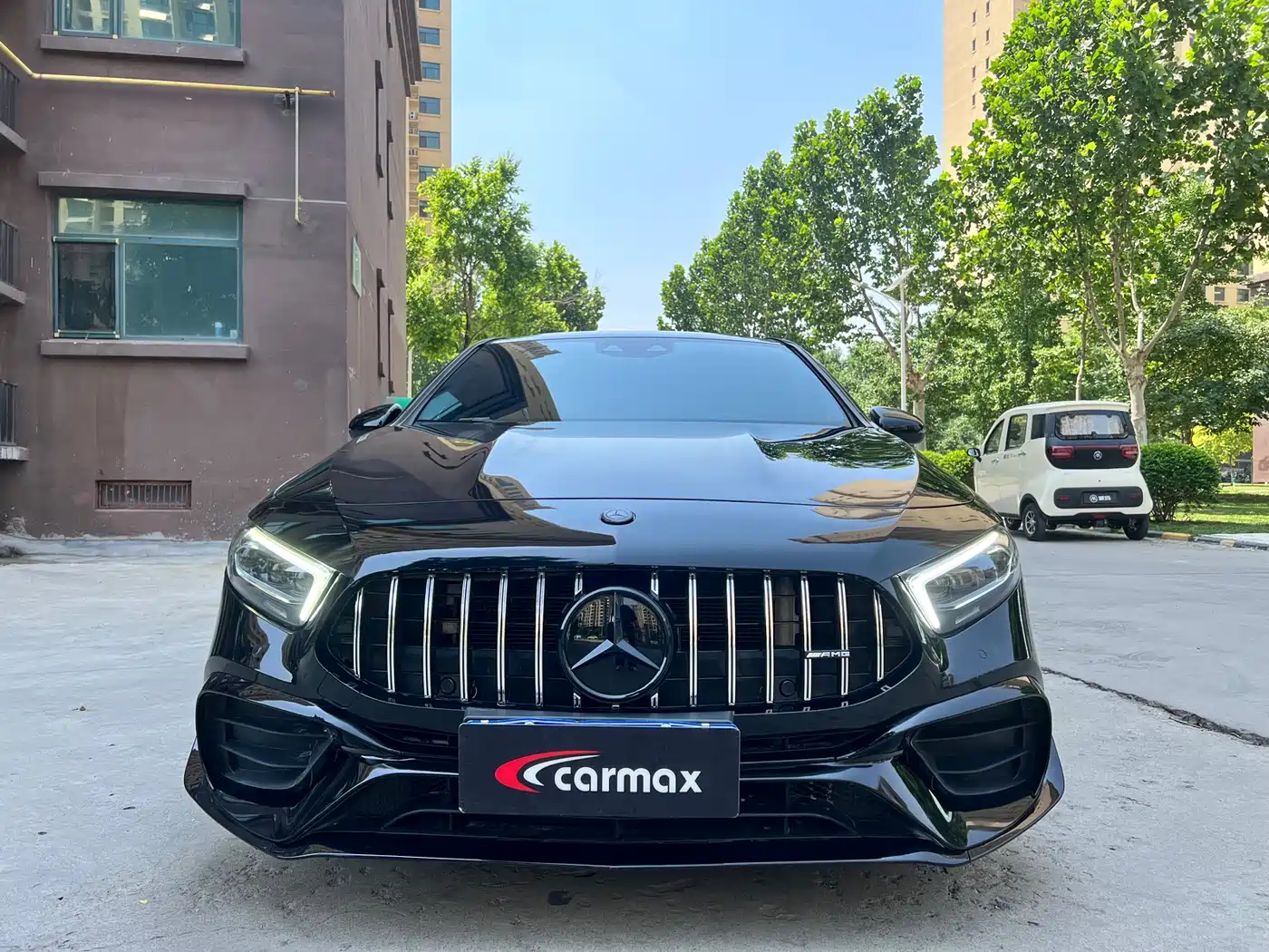 Mercedes-Benz A-Class AMG 2021 AMG A 35 L 4MATIC Blazing Night Special Edition фото 2