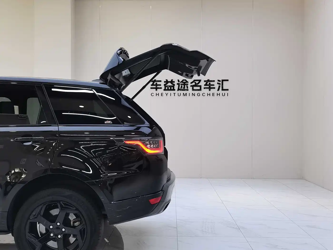 Land Rover Range Rover Sport PHEV 2018 Model P400e фото 38