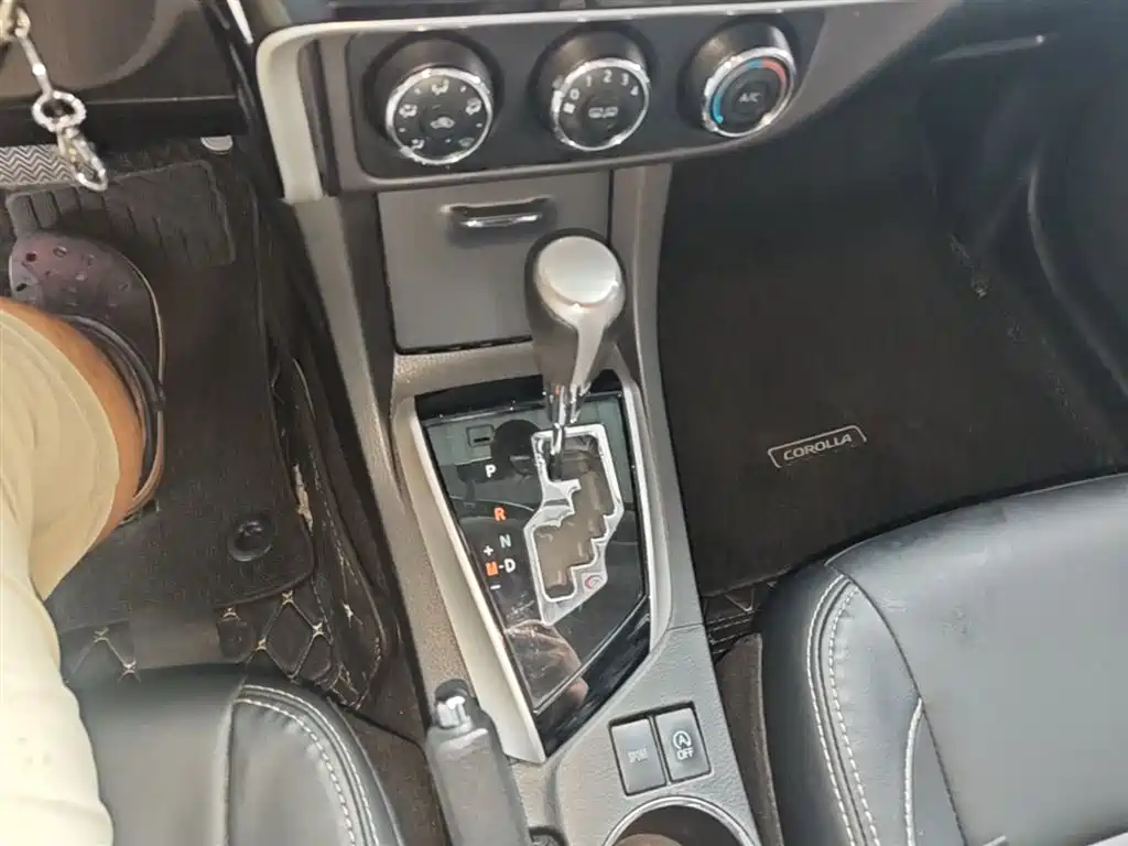 Toyota Corolla 2017 Facelift 1.2T S-CVT GL-i фото 10