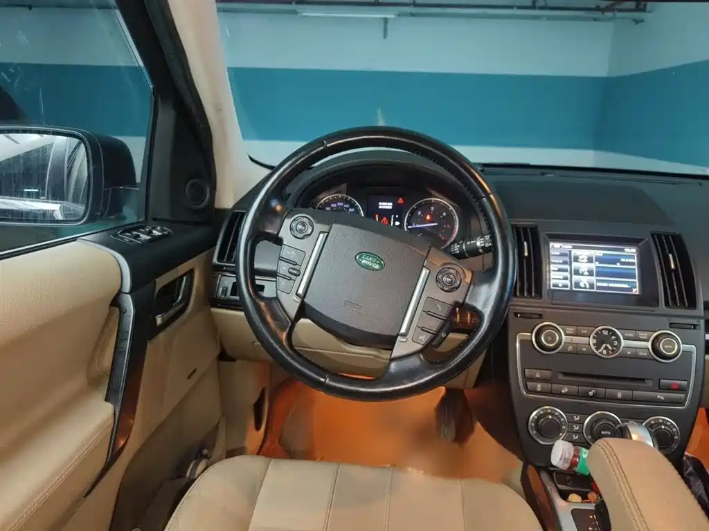 Land Rover Freelander 2 2015 2.2T SD4 XS Collector's Edition фото 3
