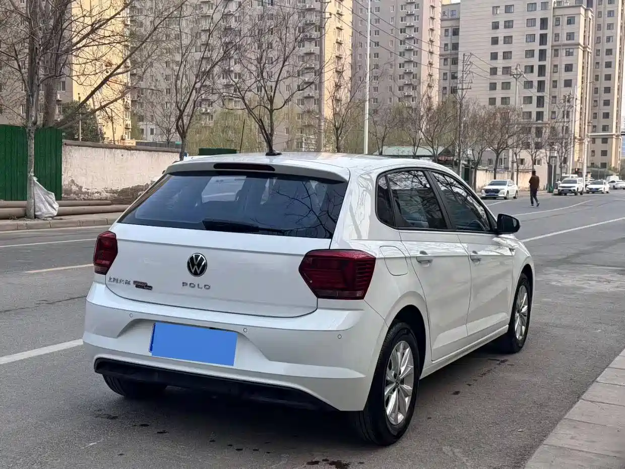 Volkswagen Polo 2023 Facelift Plus 1.5L Auto Chroma Tech Edition фото 9