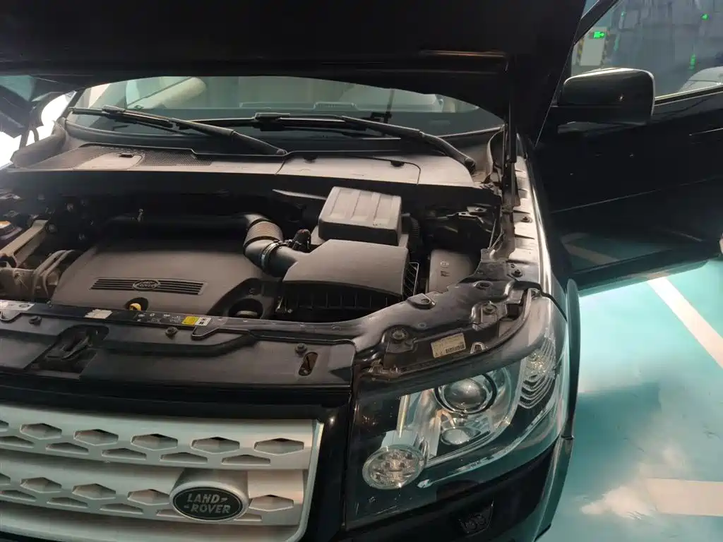 Land Rover Freelander 2 2015 2.2T SD4 XS Collector's Edition фото 22