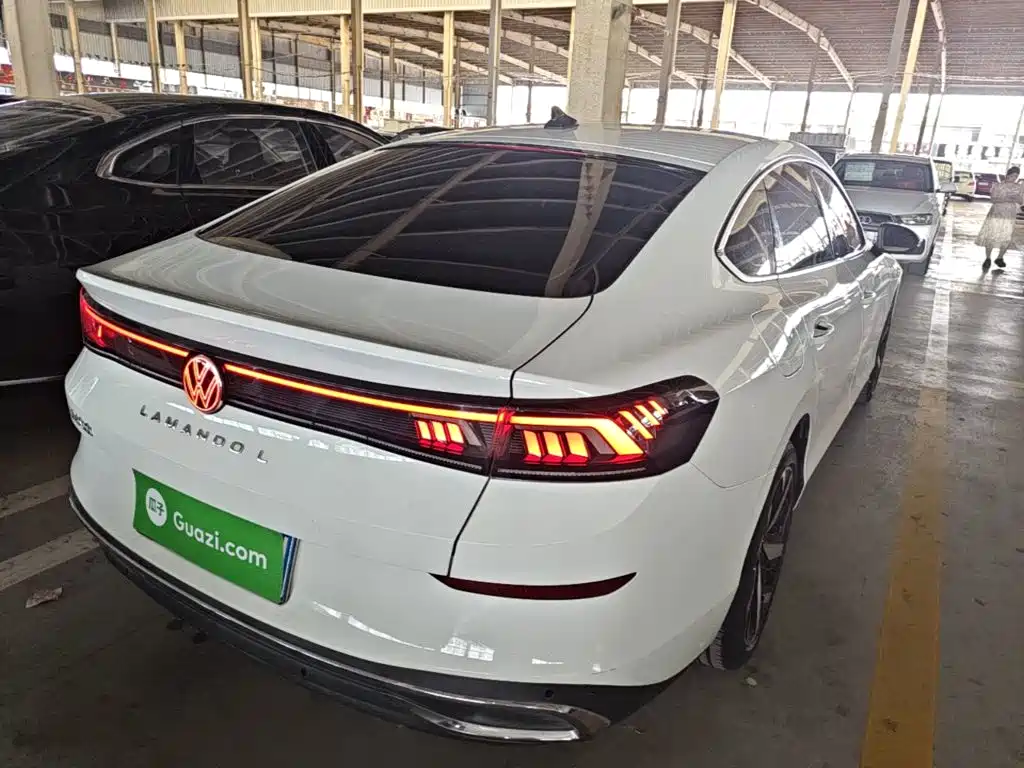 Photo 7 - Volkswagen Lamando