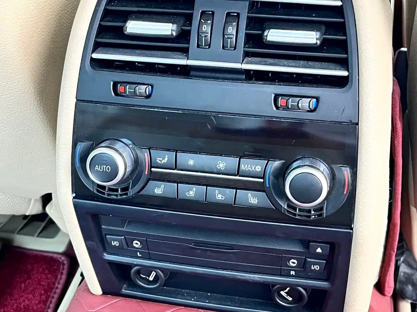 BMW 7 Series 2009 740Li Premium фото 7