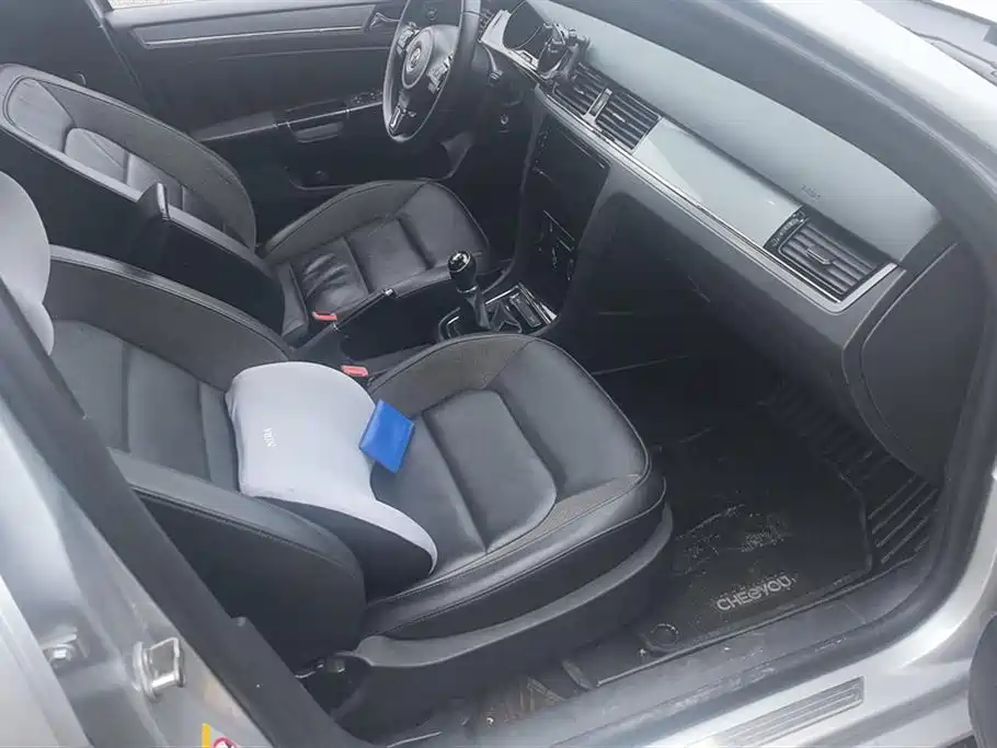 Volkswagen Bora 2014 1.6L Manual Comfort Edition фото 8