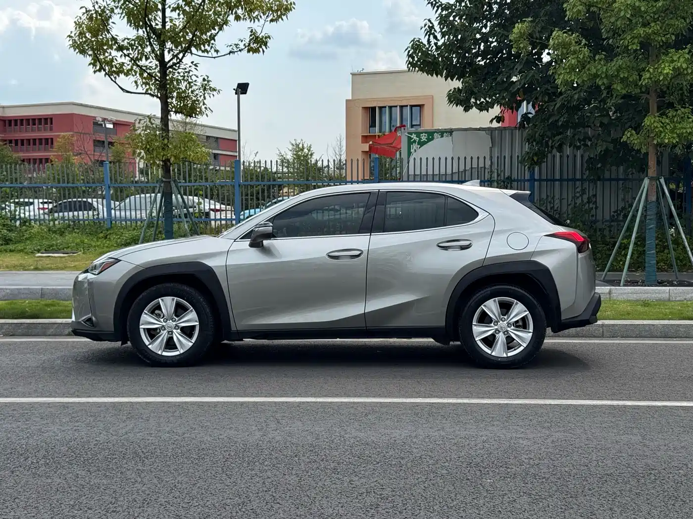 Lexus UX 2020 2020 260h Explore Cool Edition China V