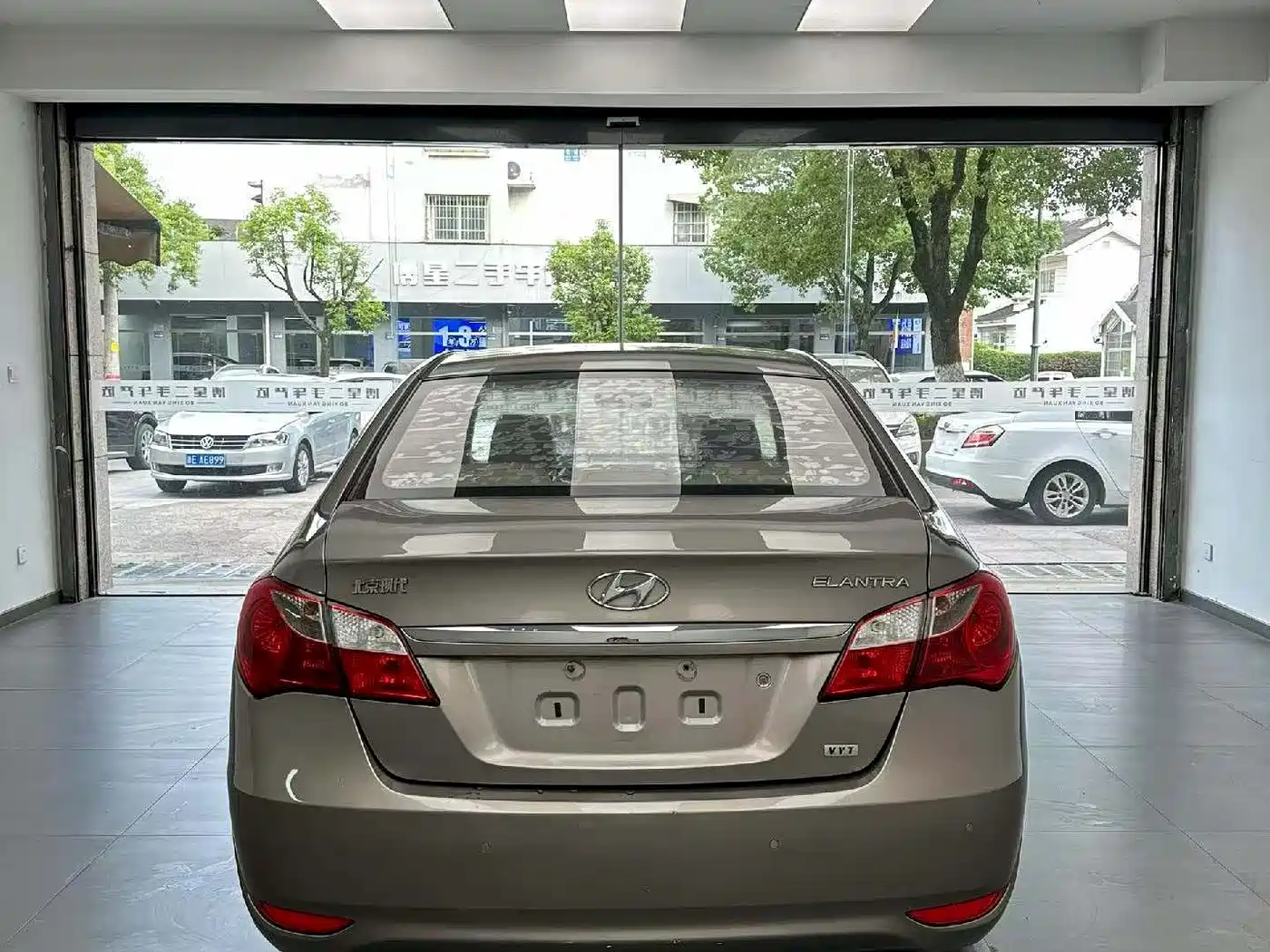 Hyundai Elantra 2011 1.6L Automatic Luxury фото 8