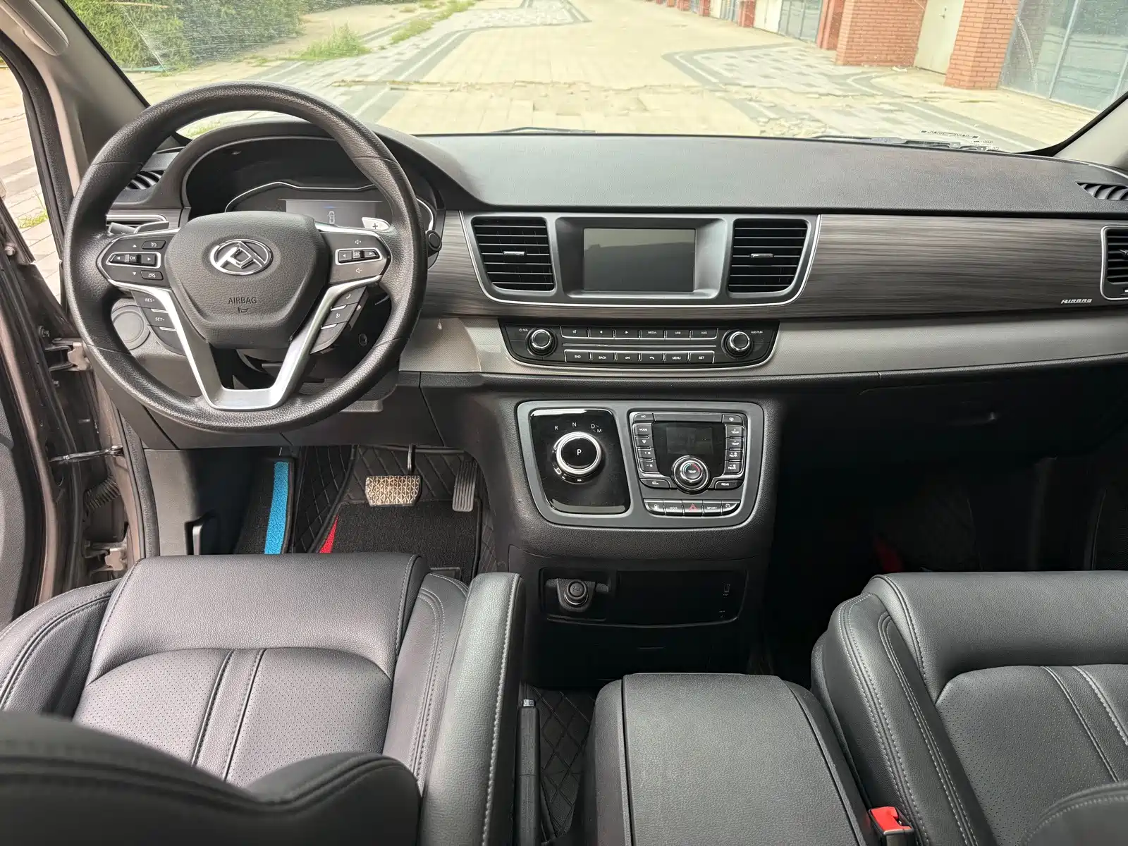 Фото 6 - Maxus G10