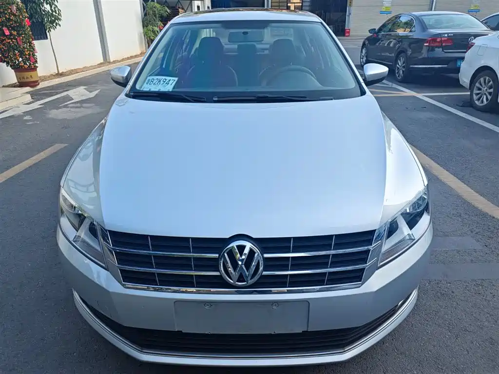 Volkswagen Lavida 2013 Facelift 1.4TSI DSG Comfort фото 2