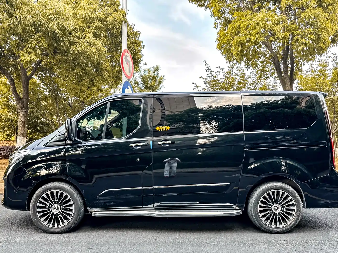 Ford Tourneo 2024 Model 2.0T Auto Supreme Plus Edition фото 39