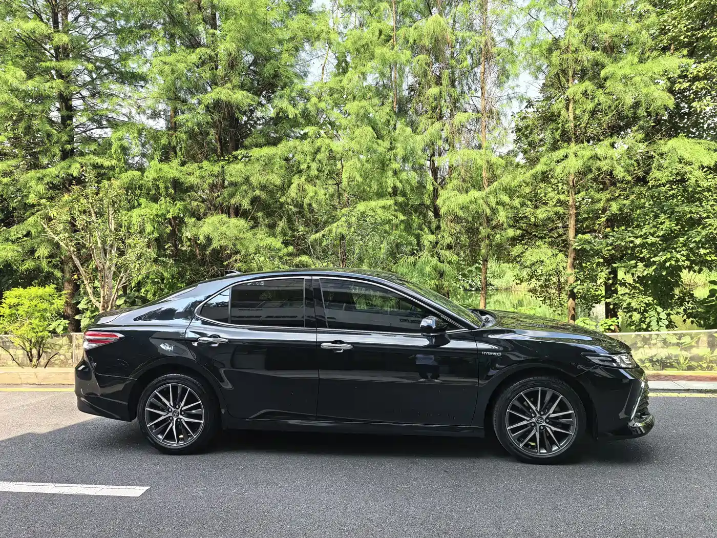 Toyota Camry 2021 Hybrid 2.5HG Luxury Edition фото 9