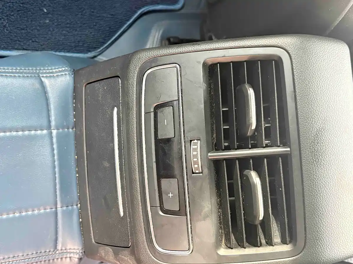 Фото 19 - Audi A4L
