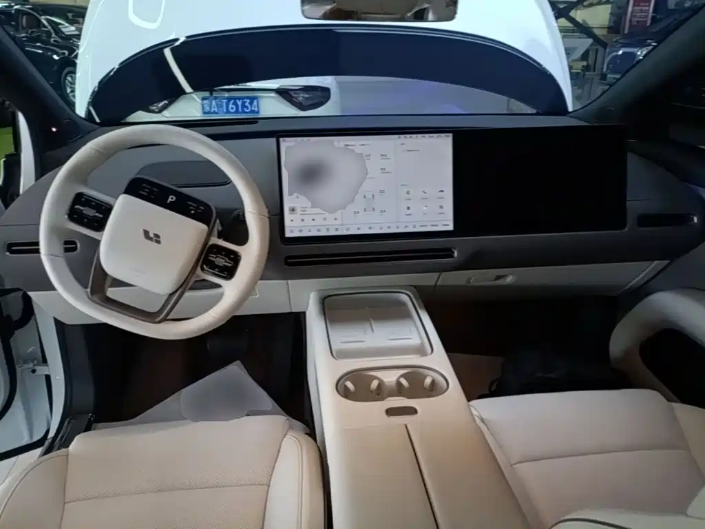 Li Auto i6 2026 2025 2WD Base Model