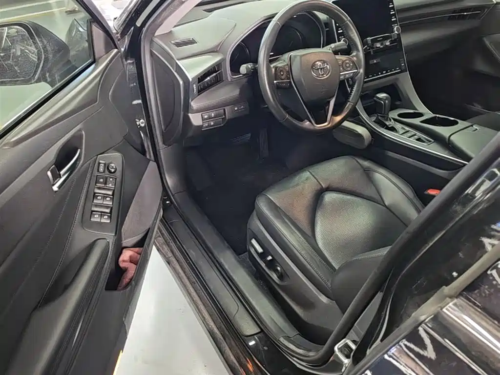 Toyota Avalon 2019 Hybrid 2.5L Luxury Edition China VI фото 16