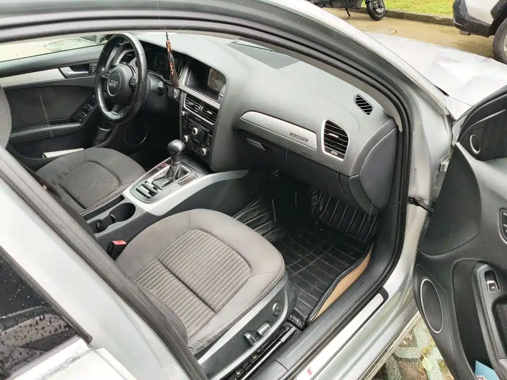 Photo 18 - Audi A4L