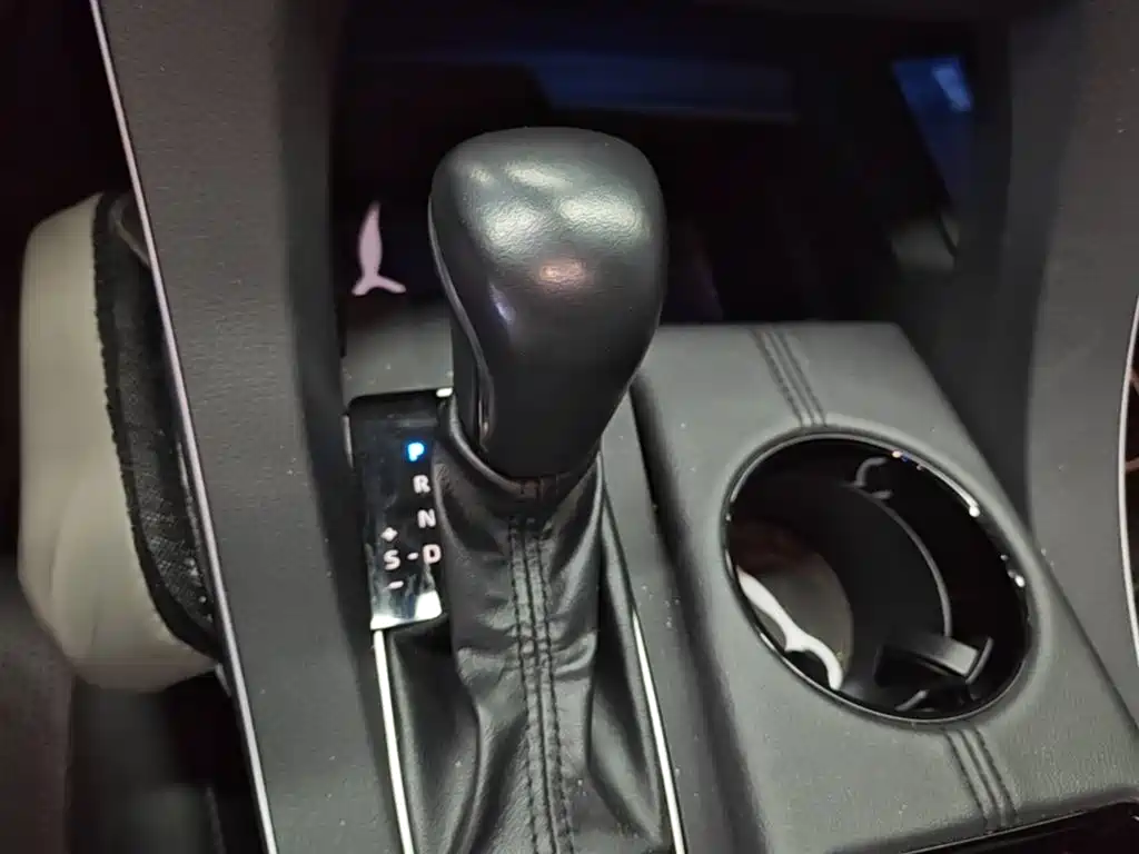 Toyota Avalon 2019 Hybrid 2.5L Luxury Edition China VI фото 14