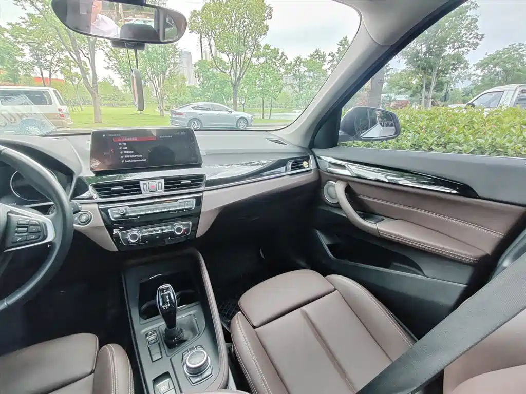 BMW X1 2021 sDrive20Li Fashion фото 6