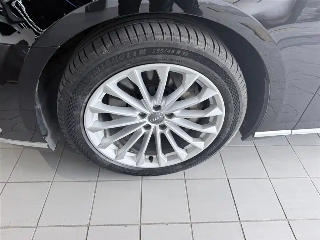 Audi A8 2018 A8L 55 TFSI quattro Launch Elite фото 5