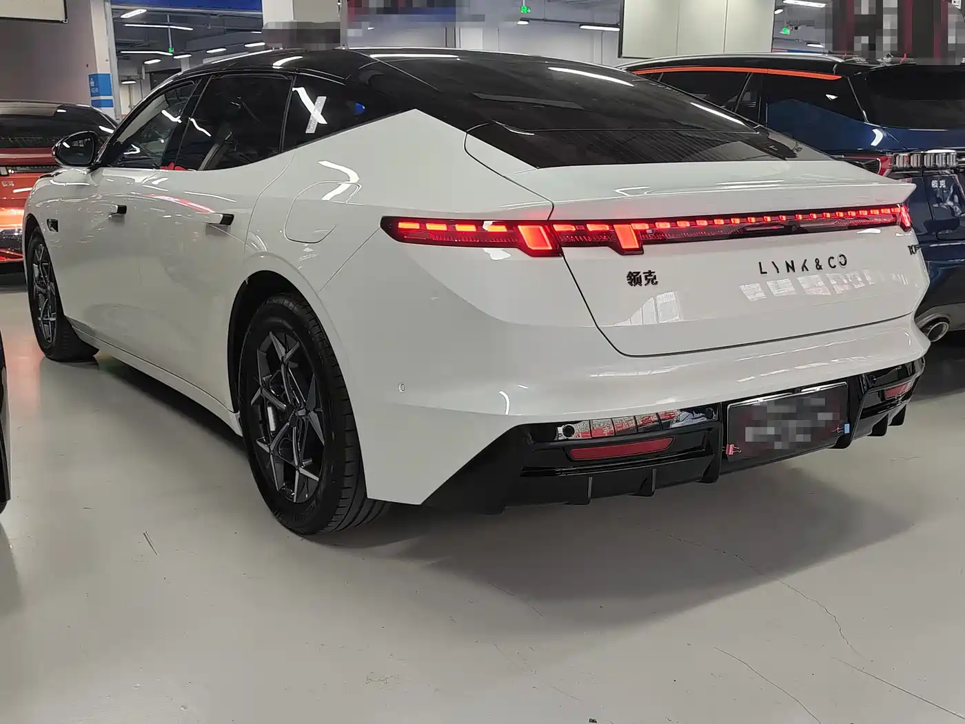 Lynk & Co 10 EM-P 2025 Model 120km Base Version фото 17
