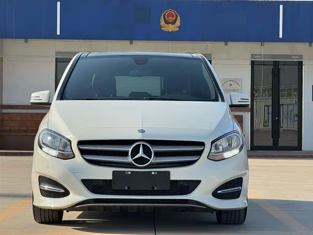 Mercedes-Benz B-Class 2015 B 200 Dynamic фото 2