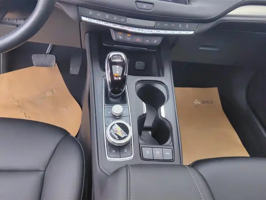 Cadillac XT4 2022 28T FWD Luxury фото 16