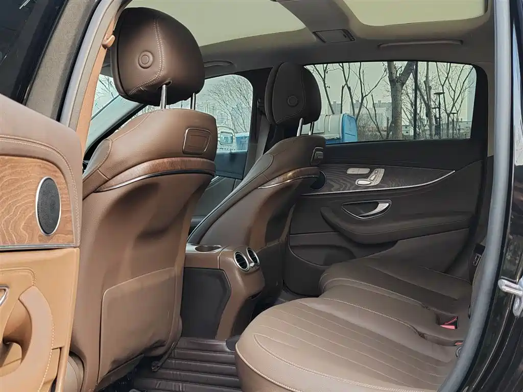 Mercedes-Benz E-Class 2019 E 300 L Fashion фото 9