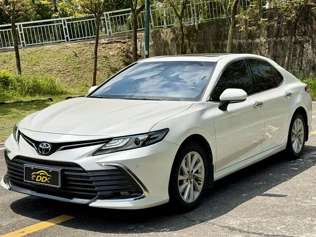 Toyota Camry 2023 2.0G Luxury Edition
