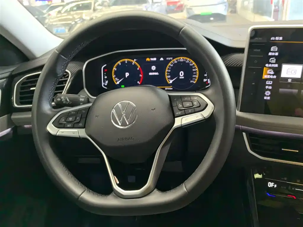 Volkswagen Tayron 2024 300TSI 2WD Luxury Plus Advanced фото 7
