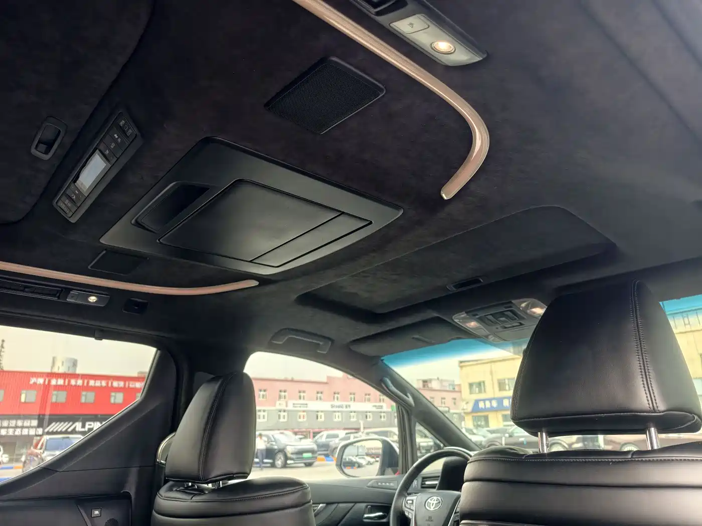 Toyota Alphard 2018 Facelift 3.5L Luxury Edition фото 14