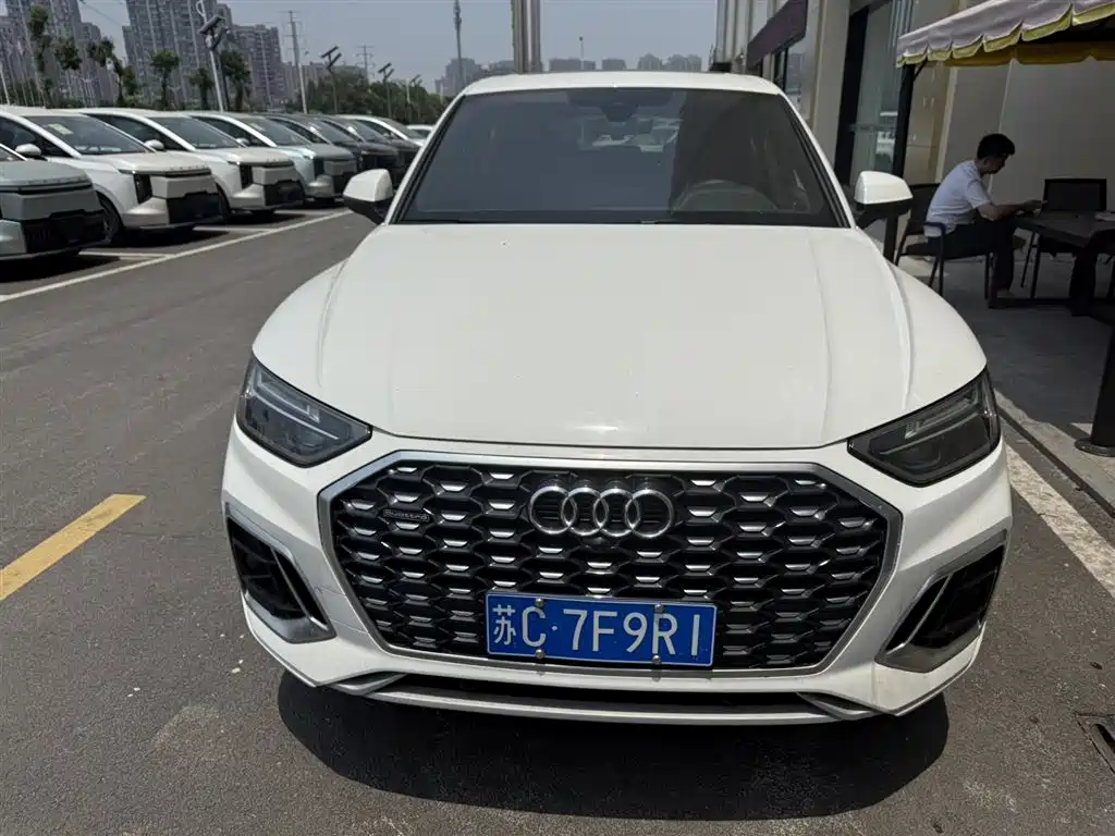 Audi Q5L Sportback 2022 40 TFSI Luxury фото 3