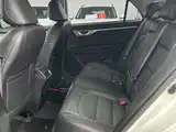 Фото 9 - Geely Vision