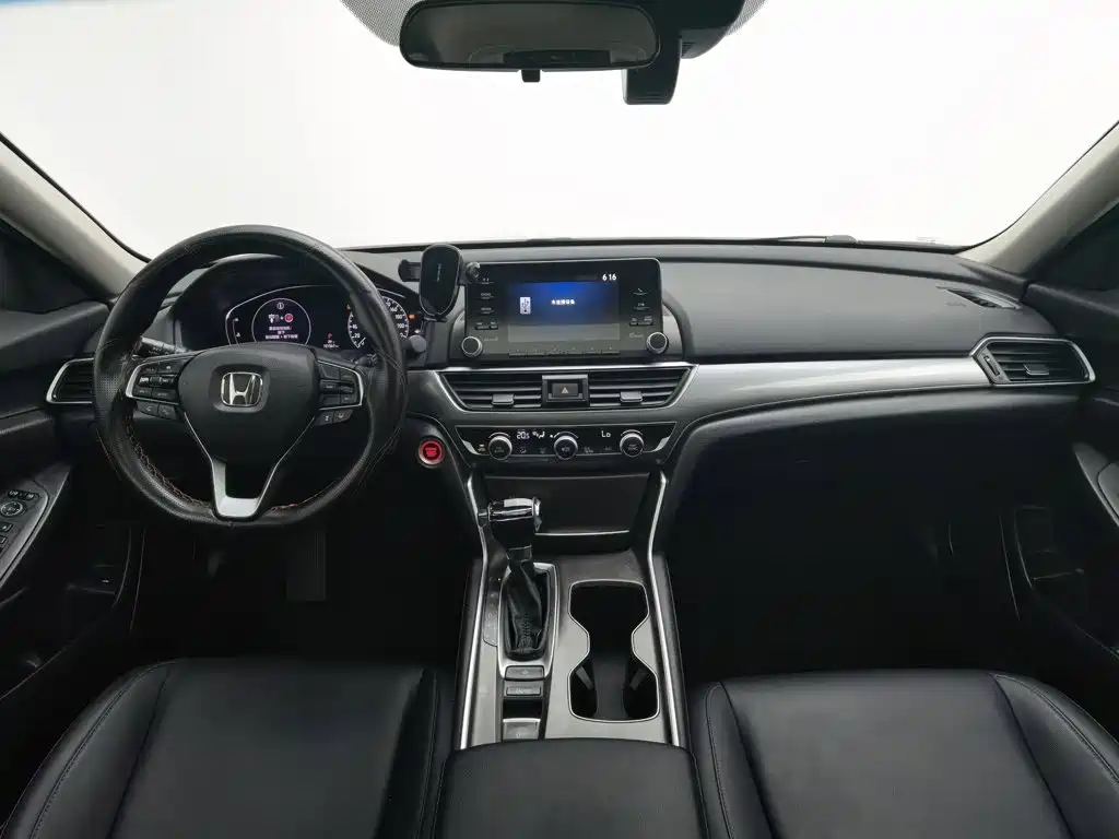 Фото 5 - Honda Accord