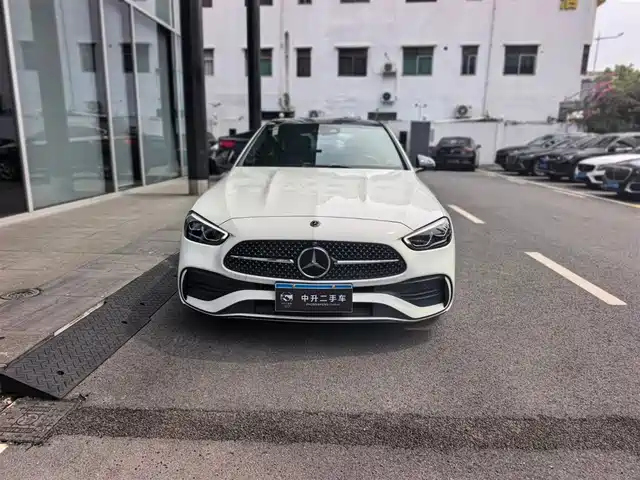 Mercedes-Benz C-Class 2025 C 260 L Night Sport Edition — фото 3