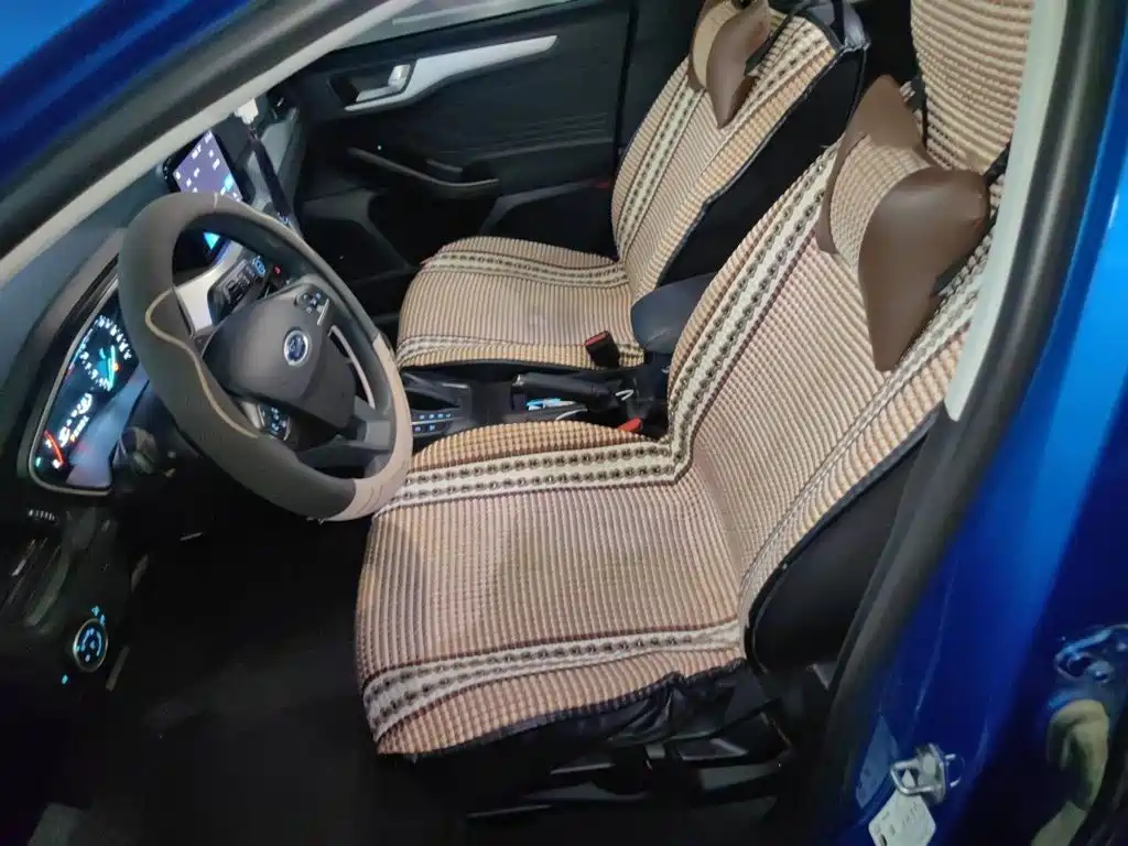 Фото 8 - Ford Focus