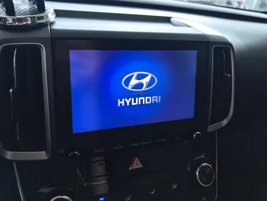 Hyundai Beijing Hyundai ix35 2019 2.0L Automatic 2WD Zhiyong·Enjoy China V фото 13