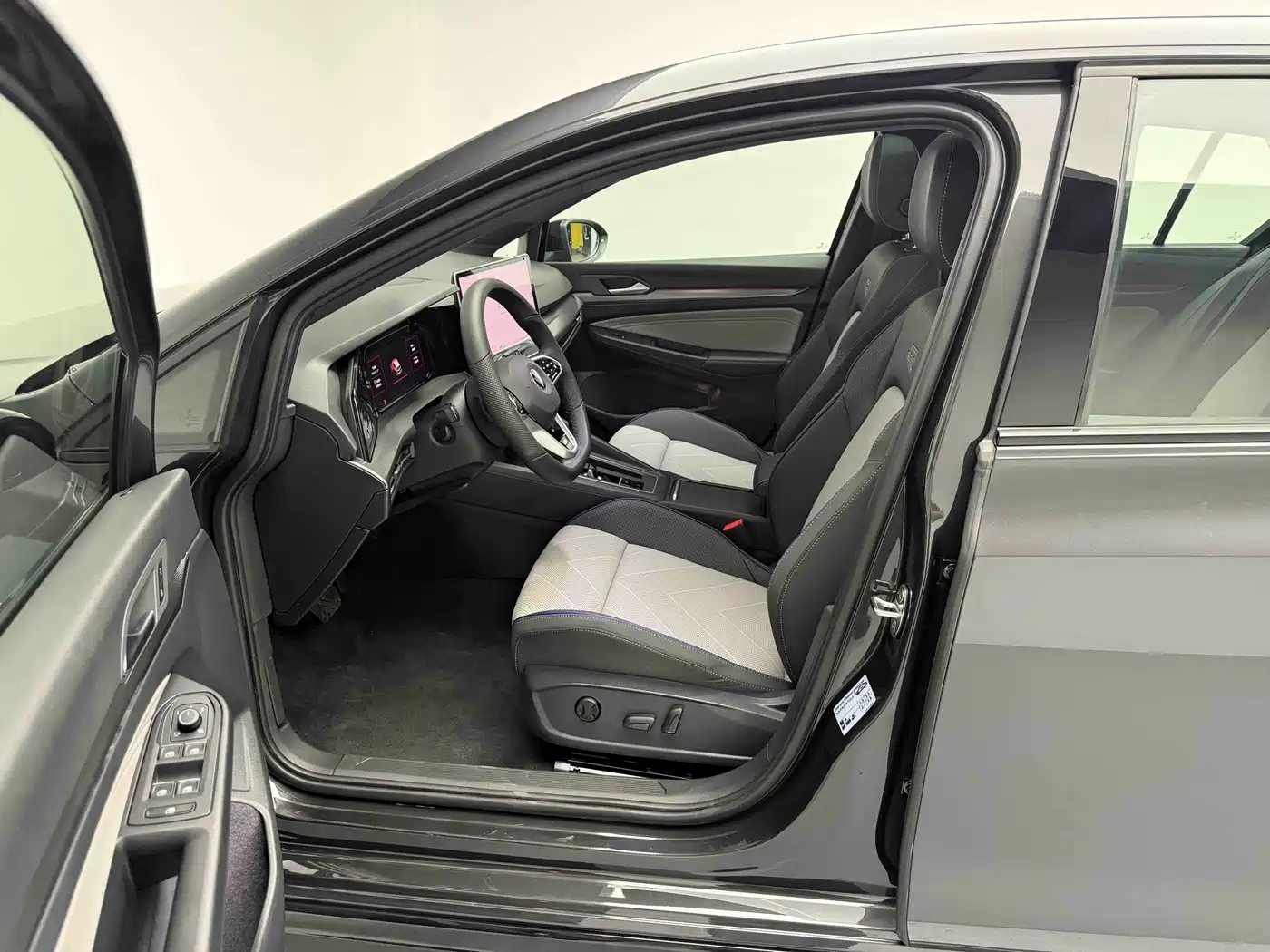 Volkswagen Golf 2026 2025 Facelift 300TSI R-Line