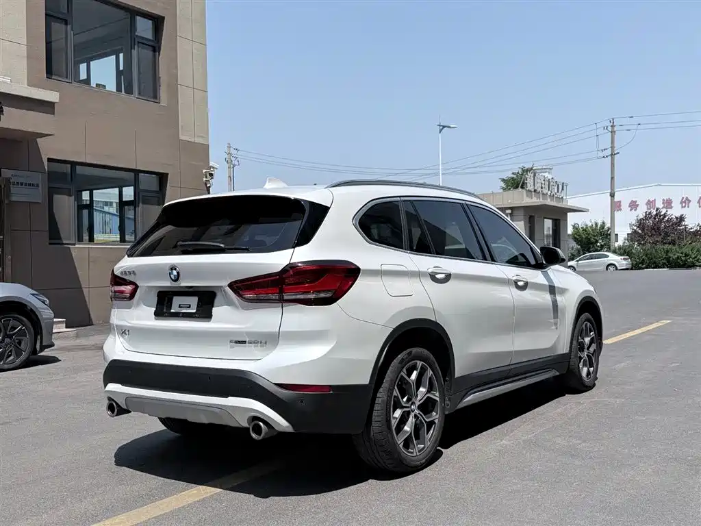 BMW X1 2022 sDrive20Li Fashion фото 6