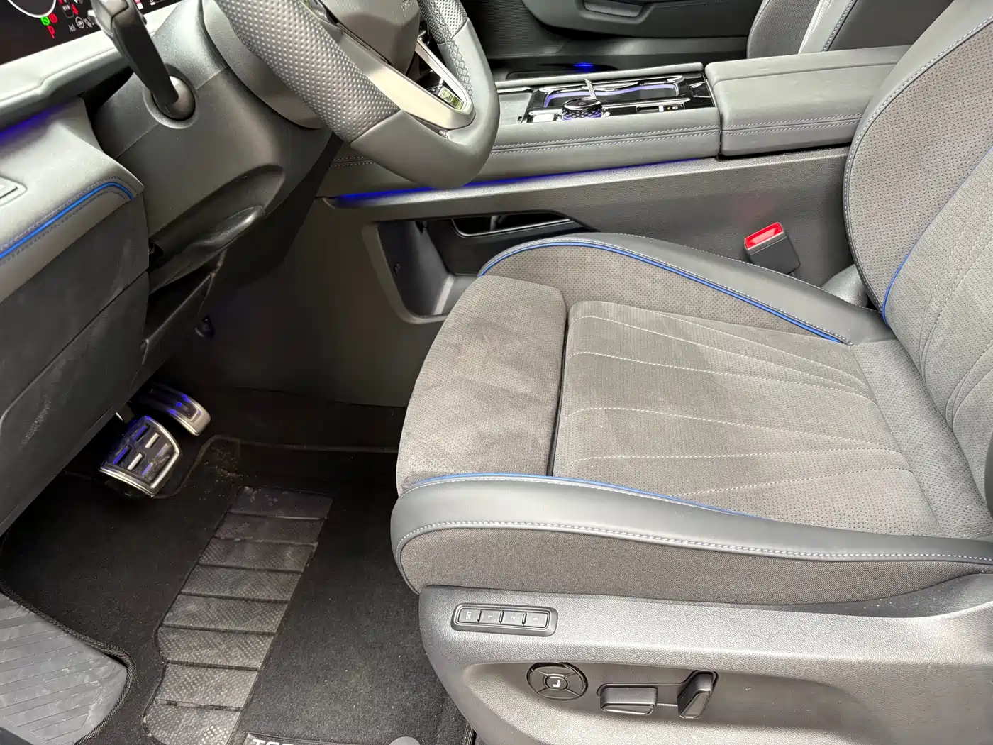 Volkswagen Teramont 2026 Teramont Pro 450TSI 4WD Summit Edition фото 6