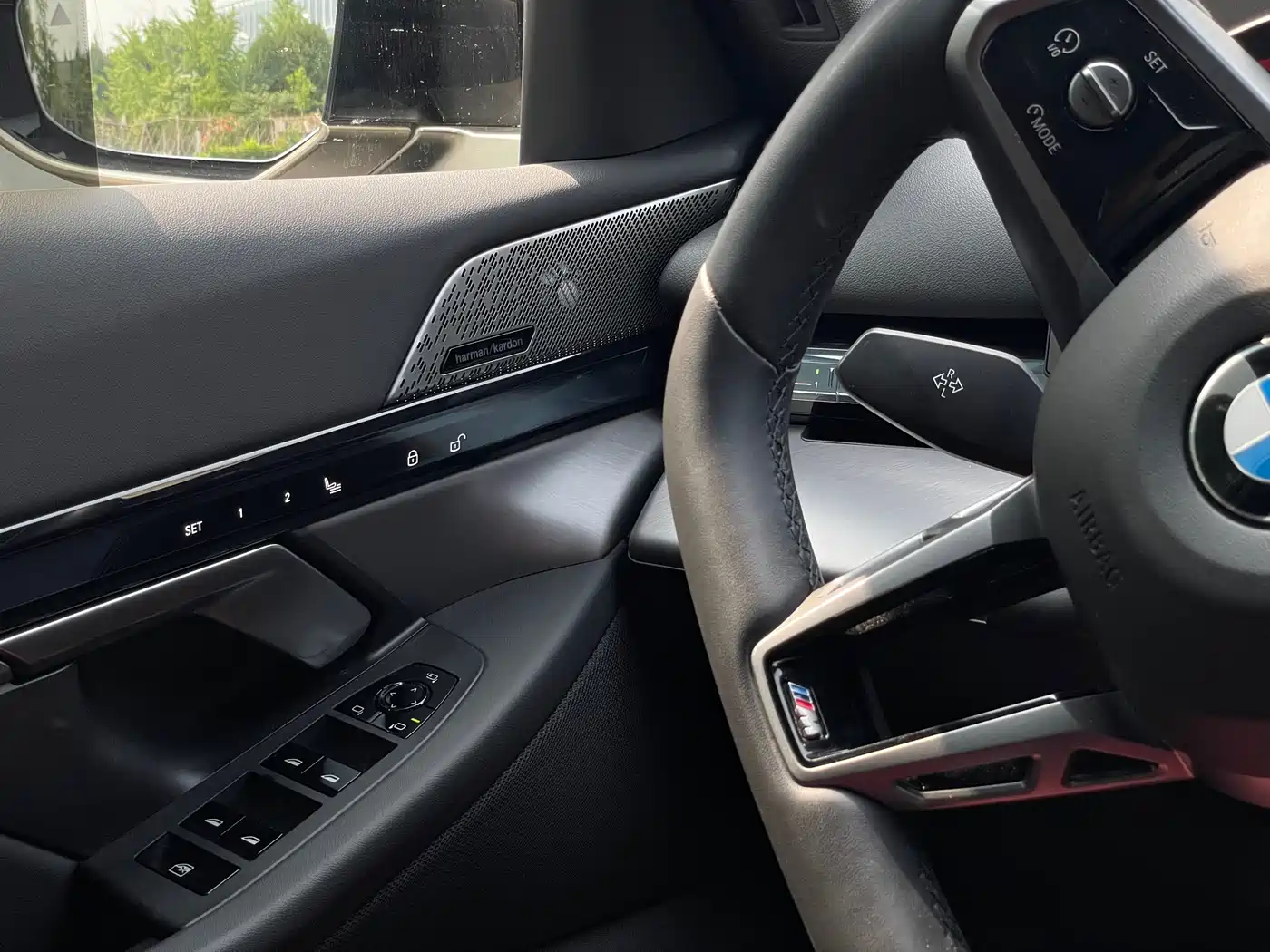 BMW 5 Series 2024 530Li Leading M Sport Package фото 12