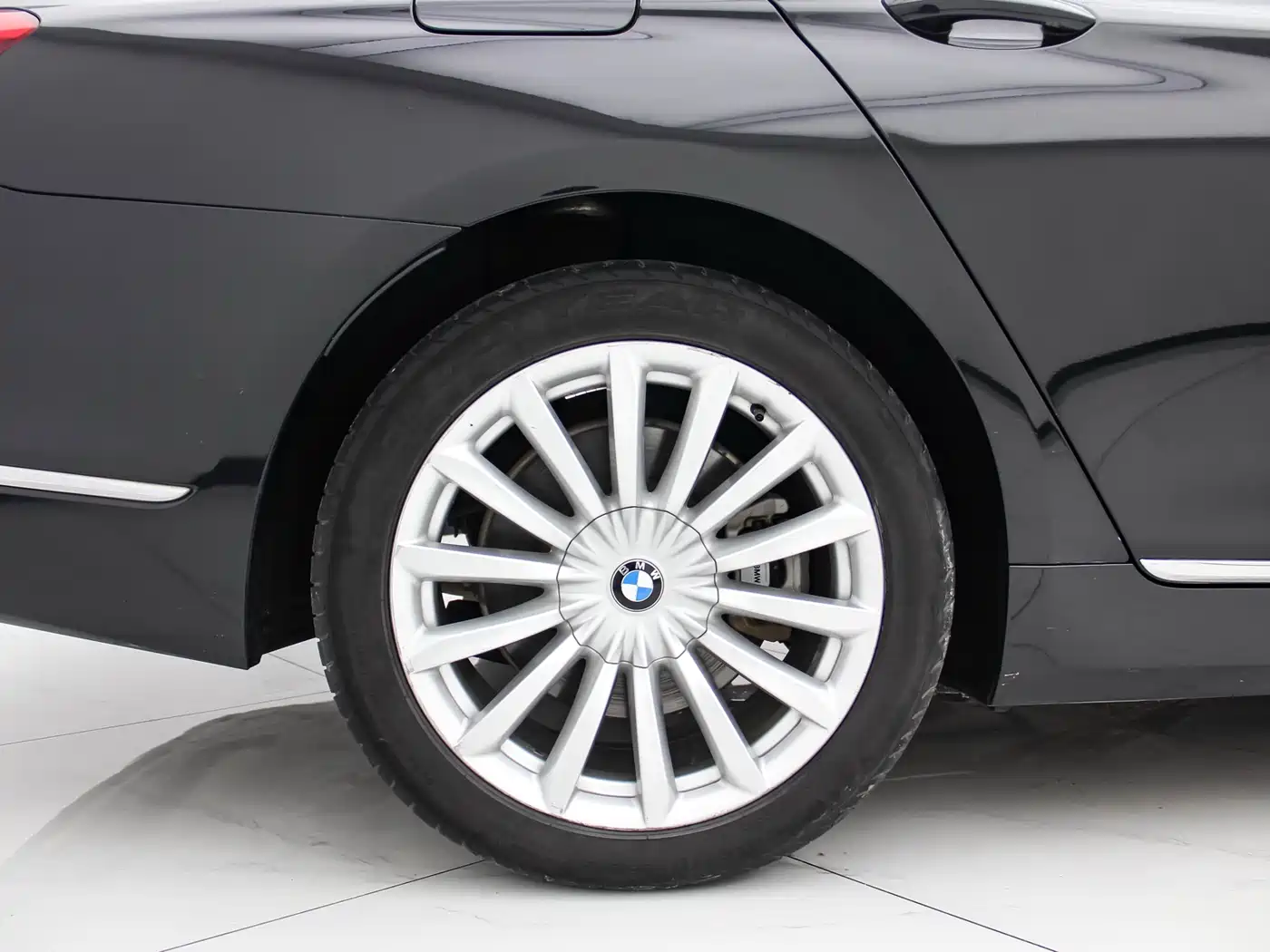 BMW 7 Series 2018 730Li Leading Type Excellence Package фото 18