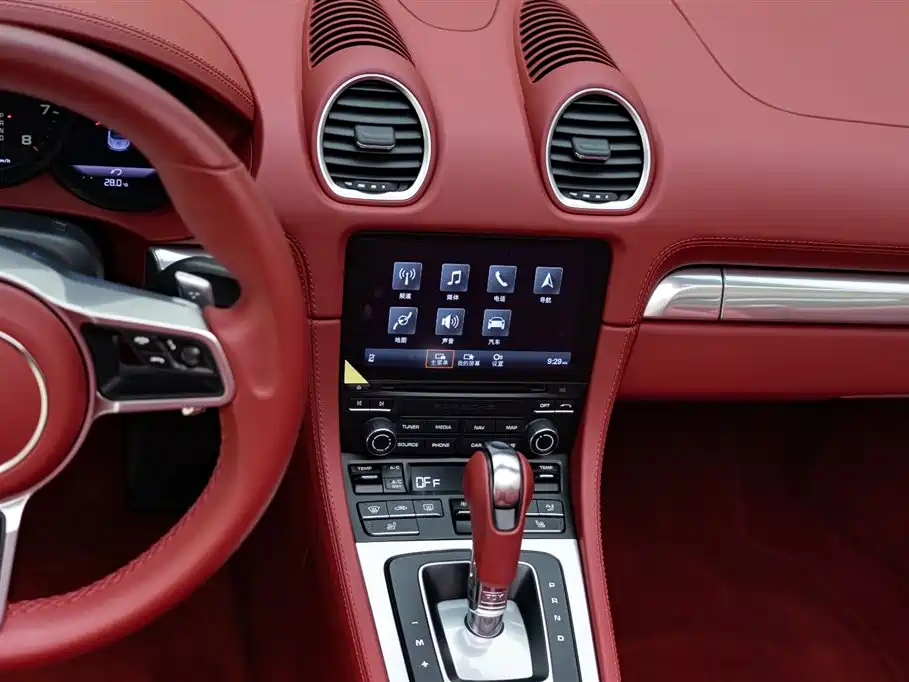 PORSCHE 718