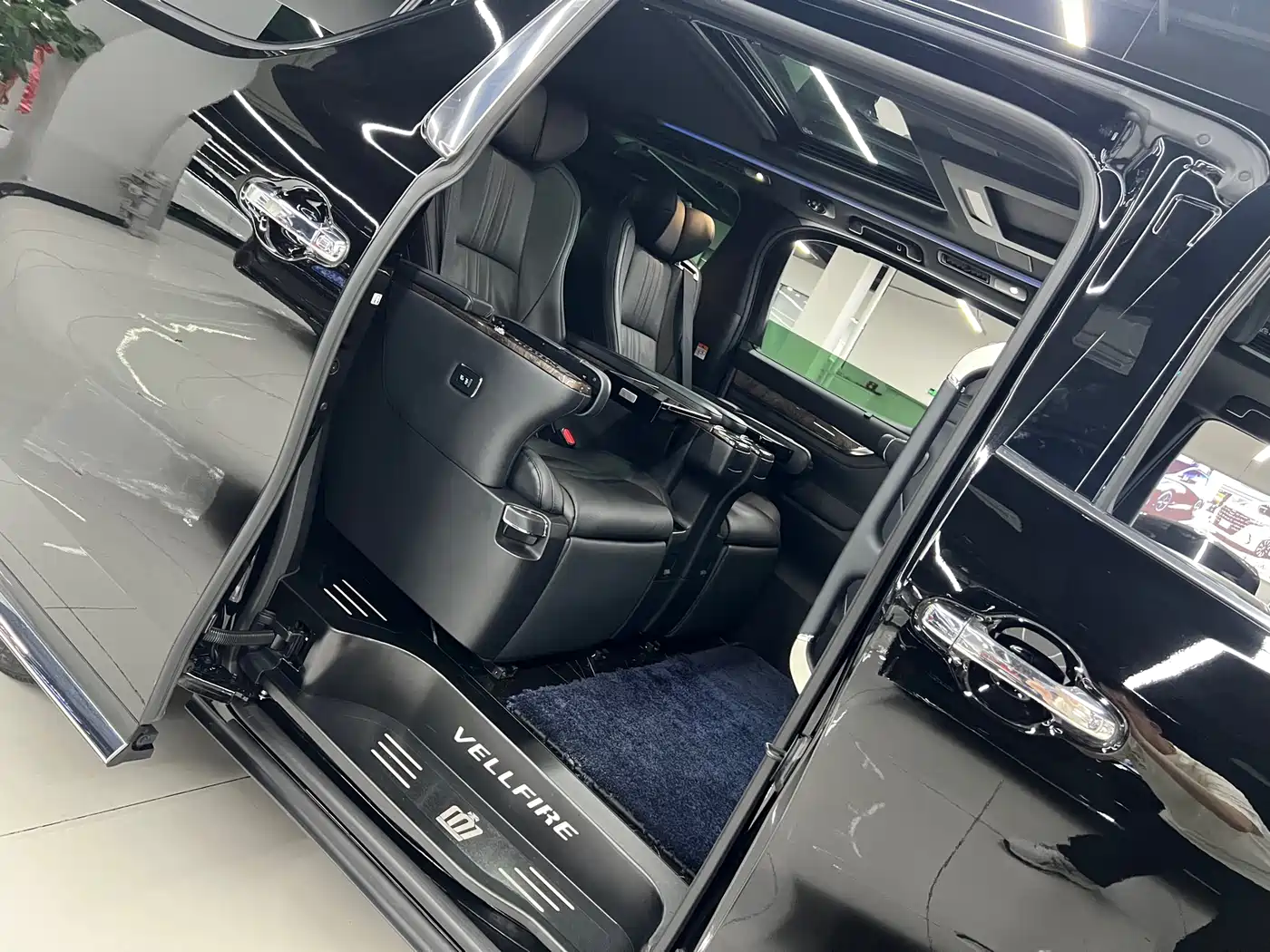 Toyota Vellfire 2023 Crown Hybrid 2.5L HV Ultimate фото 12