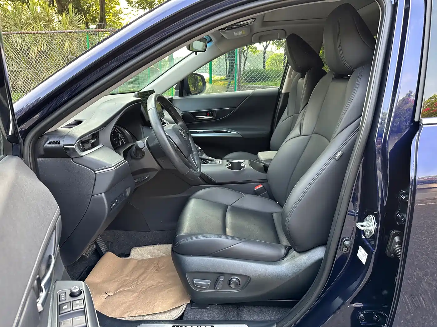 Toyota Lingfang HARRIER 2023 2.0L CVT 2WD Progressive Edition фото 11