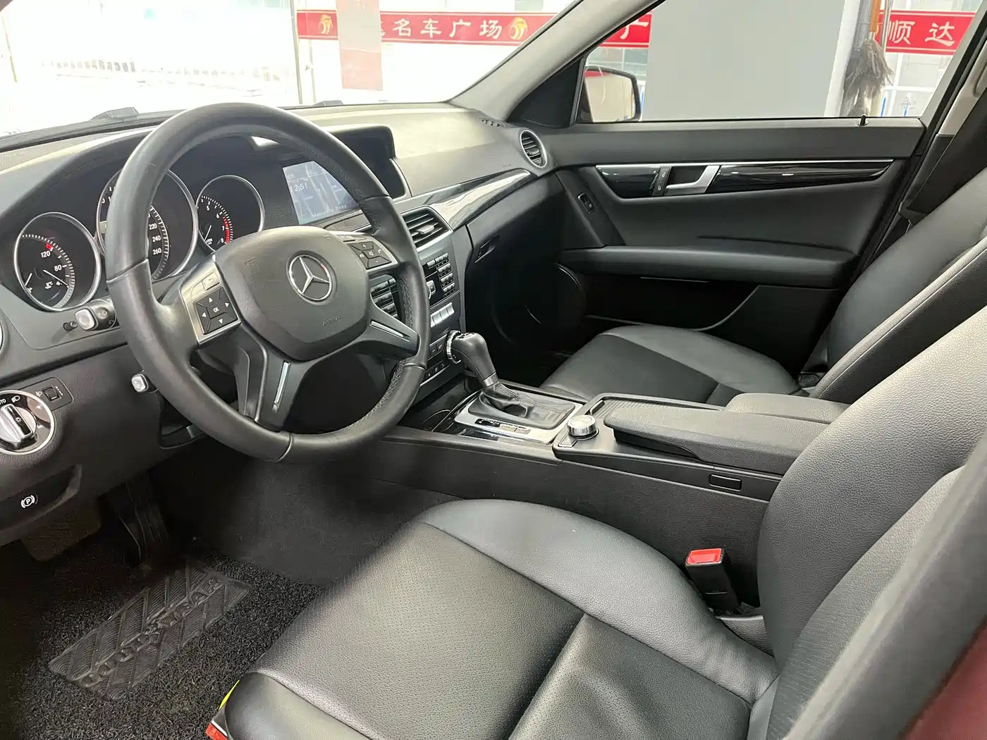 Mercedes-Benz C-Class 2013 C 180 Classic Grand Edition фото 11