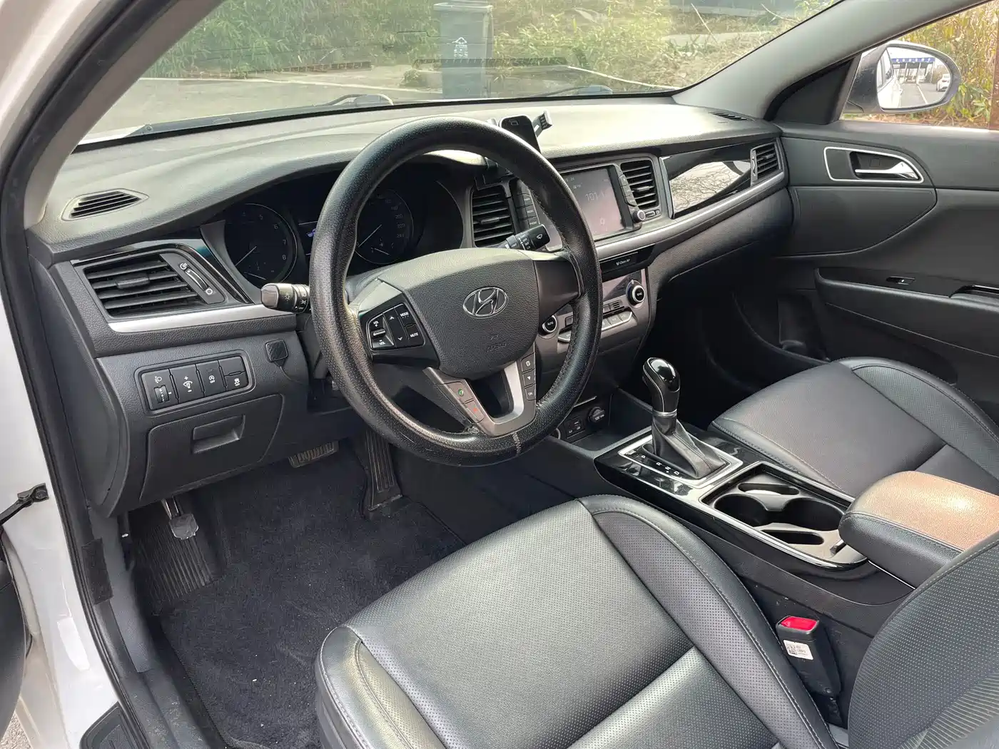 HYUNDAI NAME PICTURE