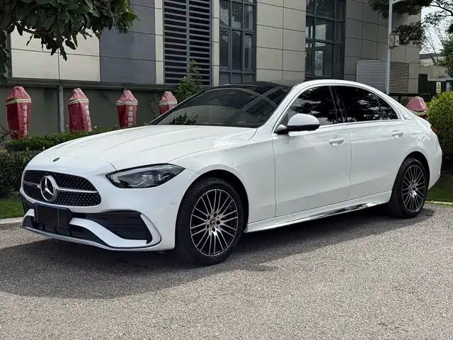 Mercedes-Benz C-Class 2024