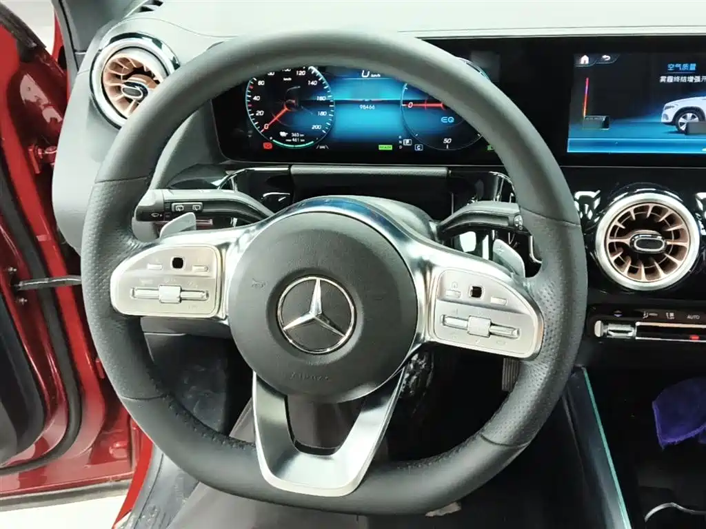 Mercedes-Benz EQA 2022 EQA 300 4MATIC Launch Special Edition фото 11