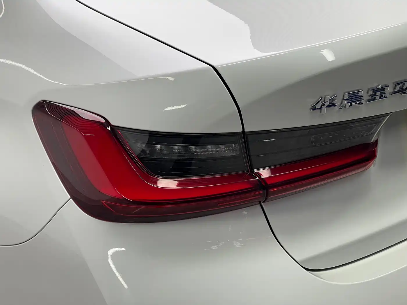 BMW 3 Series 2024 325Li M Sport Package фото 20