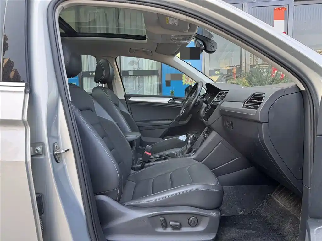 Volkswagen Tiguan L 2019 330TSI Auto 2WD Smart Luxury Edition China V фото 8