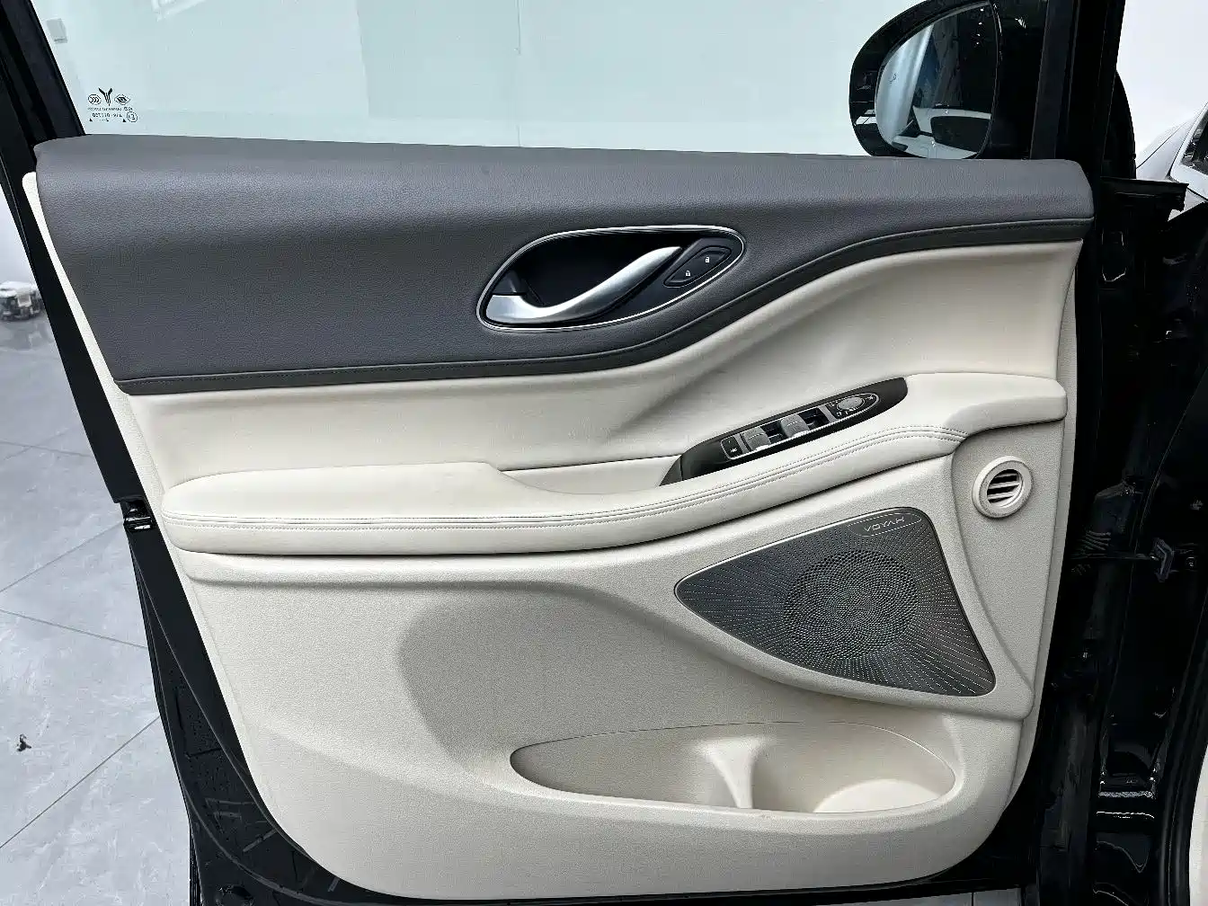 Voyah Auto Voyah Dreamer 2025 PHEV 4WD Kunpeng Premium Edition фото 15